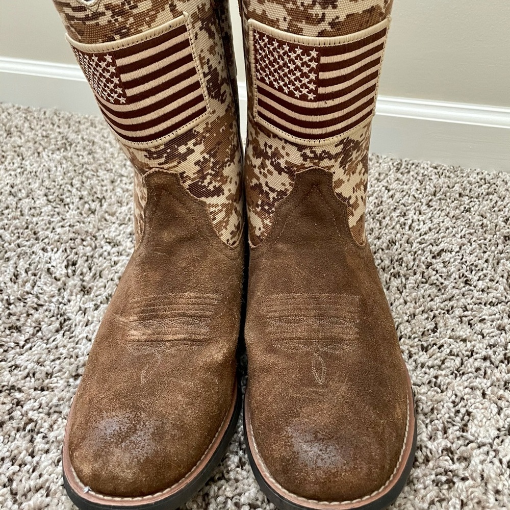 Ariat Sport Patriot.